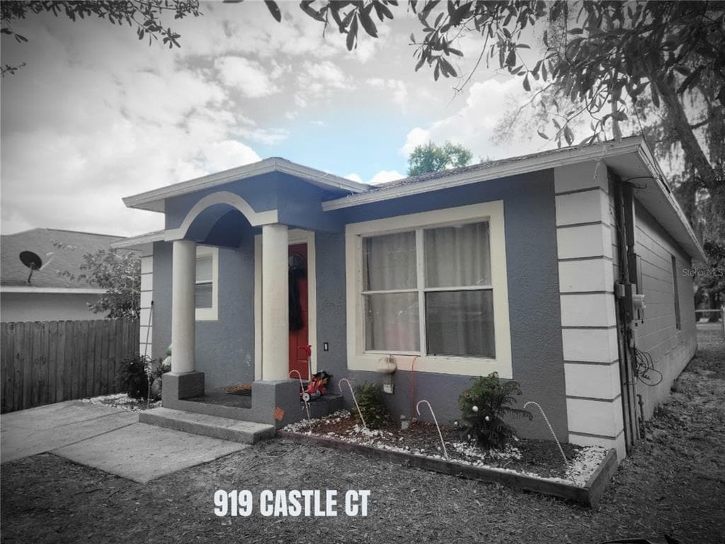 919 N CASTLE COURT TAMPA, FL 33612