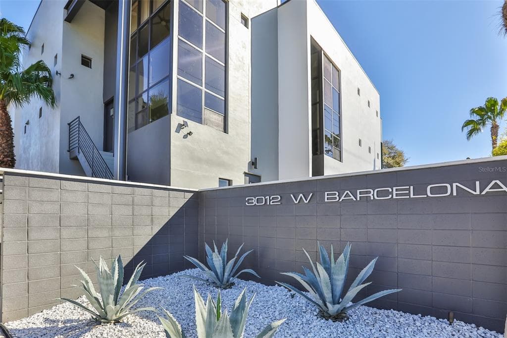 3012 W BARCELONA STREET UNIT 7 TAMPA, FL 33629