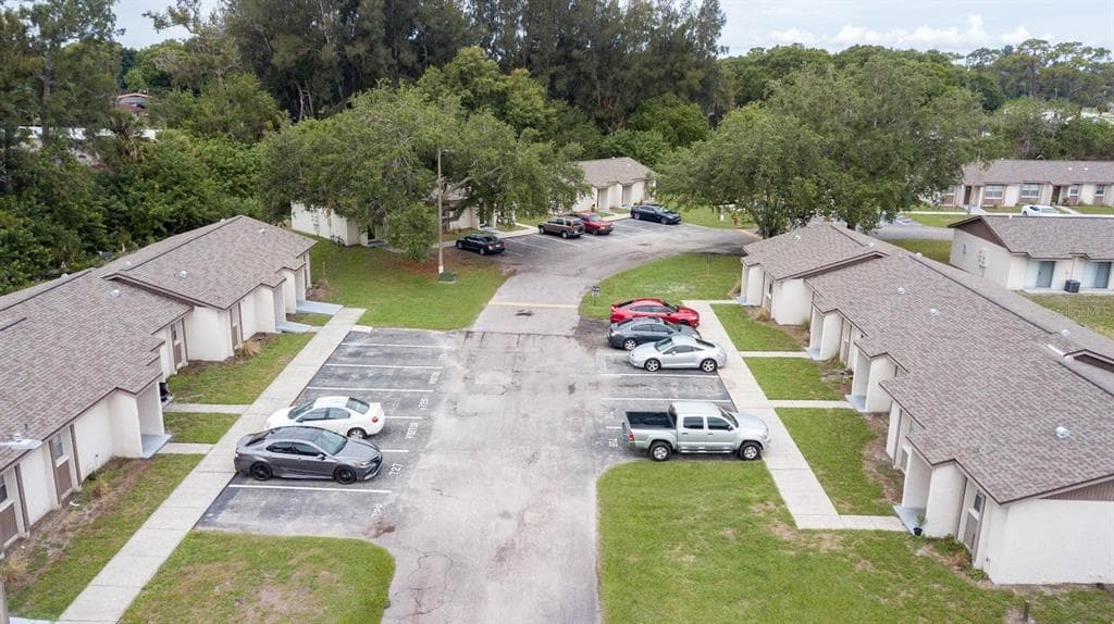 709 OCEANSIDE CIRCLE UNIT 724 RUSKIN, FL 33570