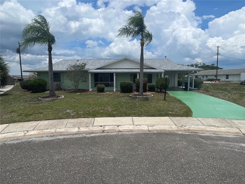 701 CYPRESS PLACE SUN CITY CENTER, FL 33573