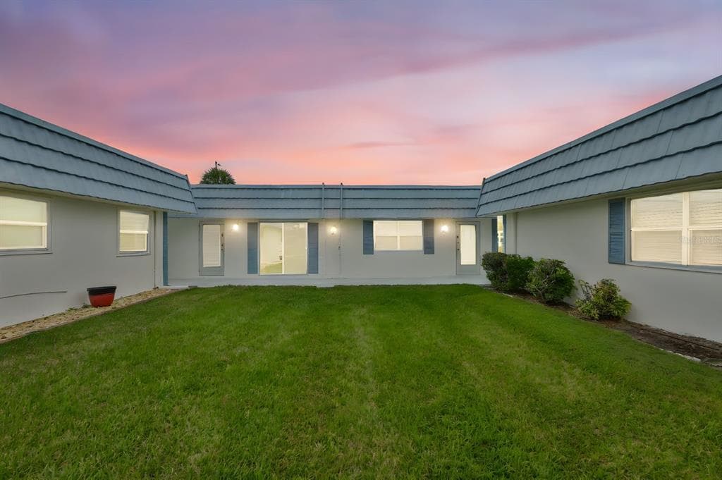 1901 ANDOVER WAY UNIT 38 SUN CITY CENTER, FL 33573