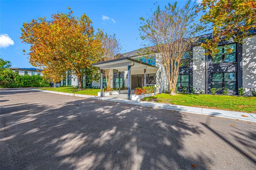 3909 W CLEVELAND STREET TAMPA, FL 33609
