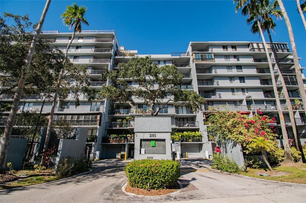 201 W LAUREL STREET UNIT 801 TAMPA, FL 33602