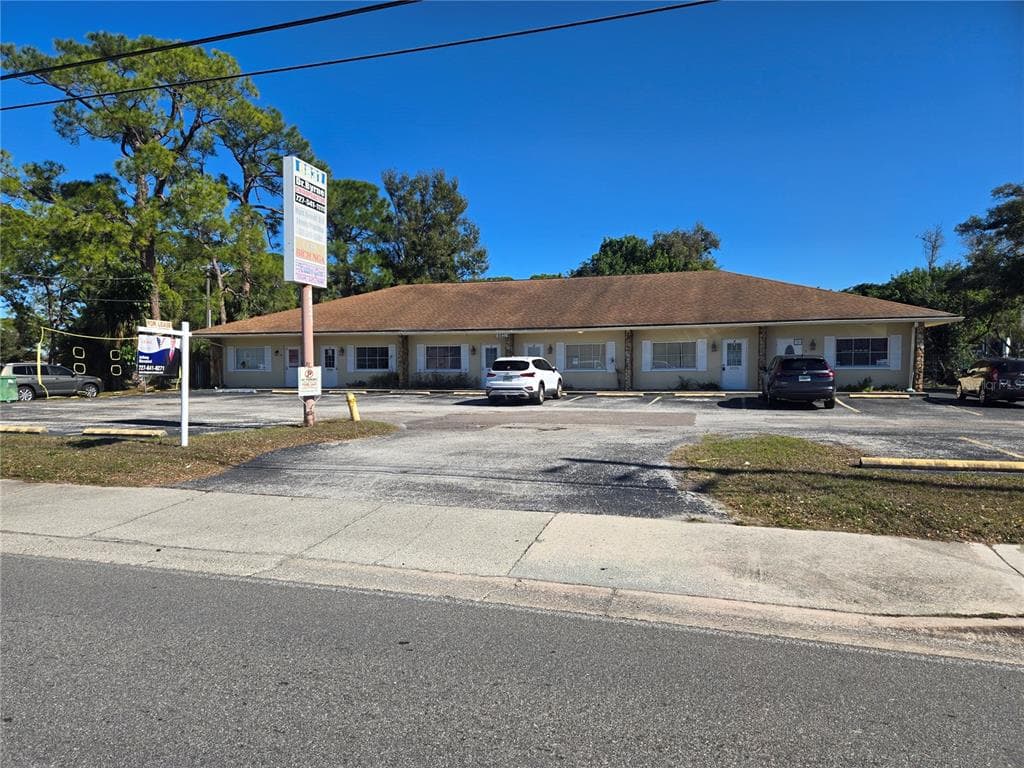 8831 49TH STREET N UNIT 4&5 PINELLAS PARK, FL 33782