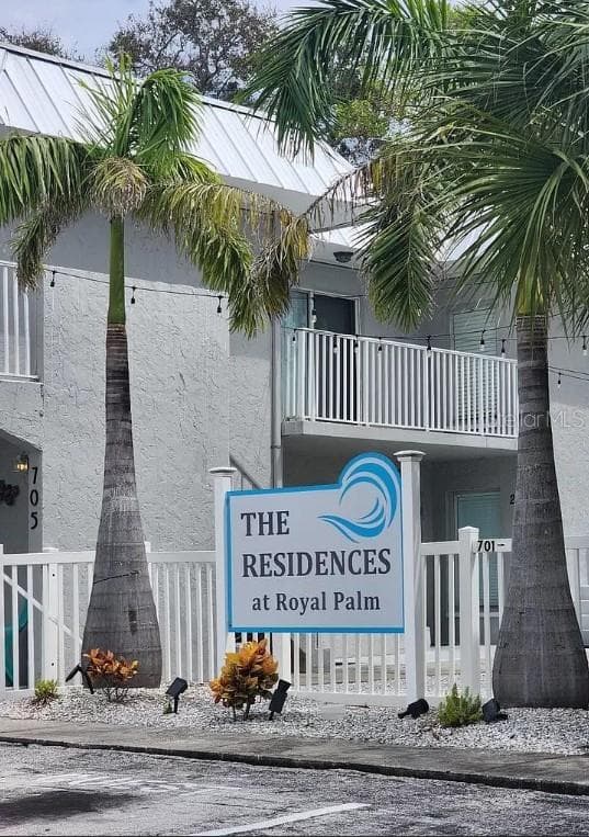 705 1ST STREET UNIT 4 INDIAN ROCKS BEACH, FL 33785