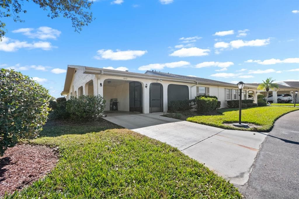 1602 HOVINGTON CIRCLE SUN CITY CENTER, FL 33573