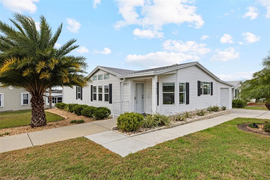 37652 NEW HORIZONS BOULEVARD ZEPHYRHILLS, FL 33541