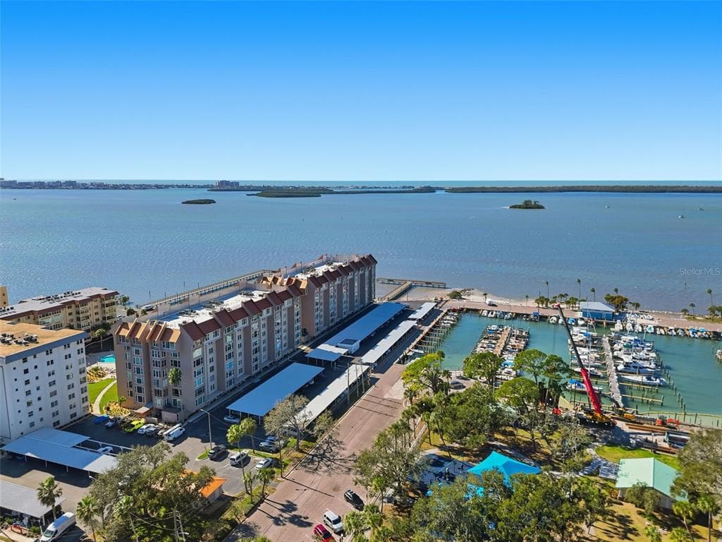 632 EDGEWATER DRIVE UNIT 135