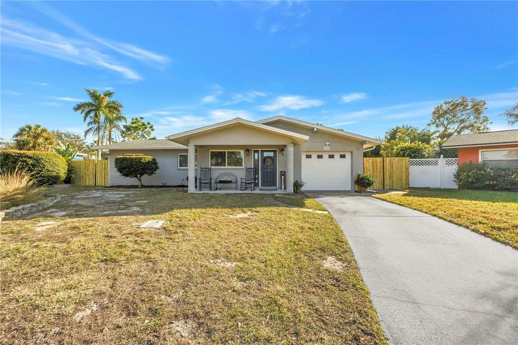 10020 PANAMA COURT SEMINOLE, FL 33776