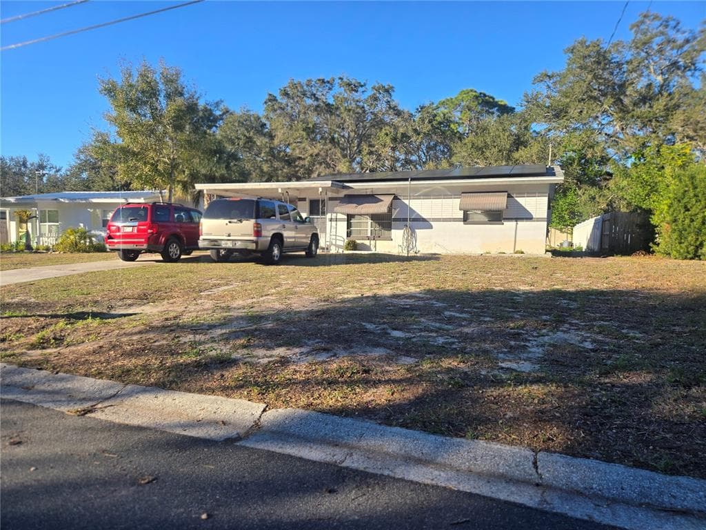 682 REGINA ROAD DUNEDIN, FL 34698