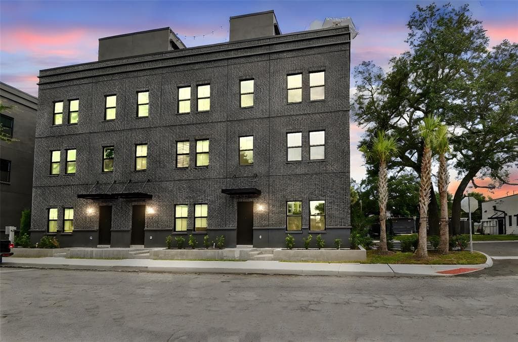 1218 E KAY STREET UNIT 13 TAMPA, FL 33602