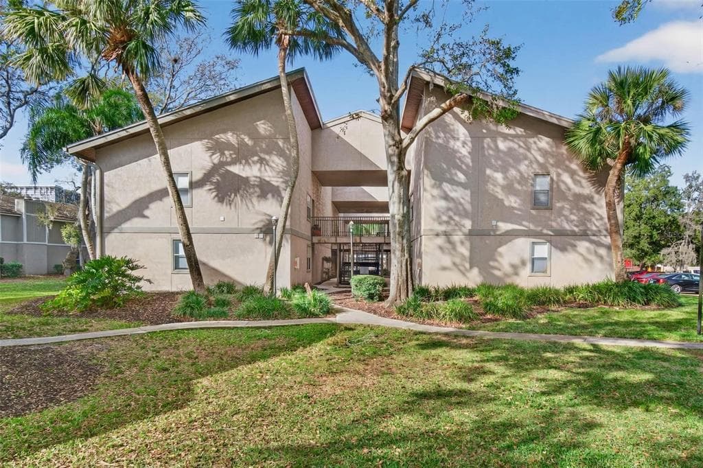 4207 WINDING MOSS TRAIL UNIT 104 TAMPA, FL 33613