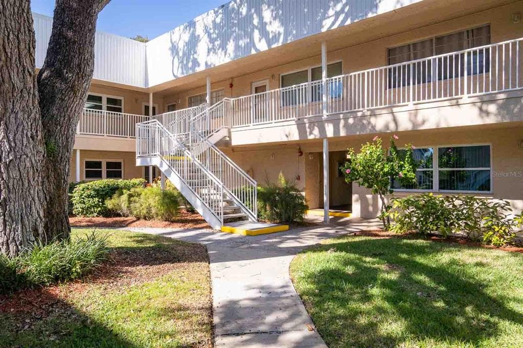 10036 63RD AVENUE N UNIT 20 ST PETERSBURG, FL 33708