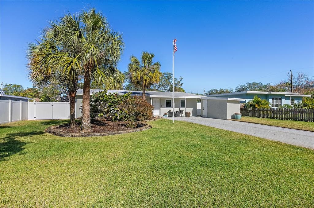 6631 BOUGAINVILLA AVENUE S ST PETERSBURG, FL 33707