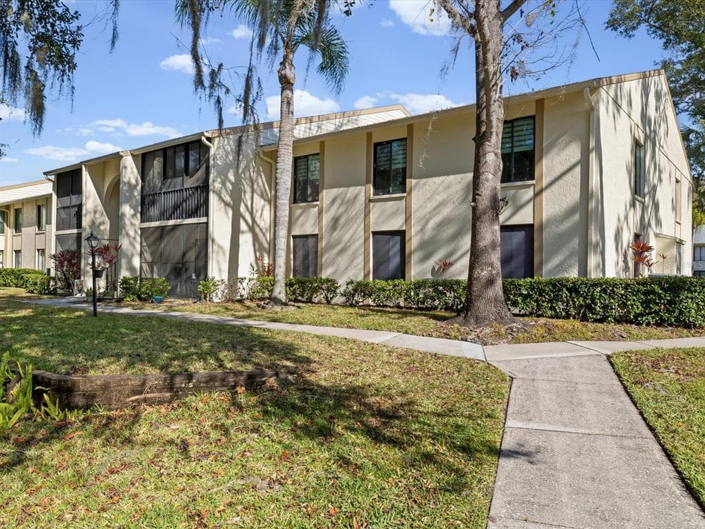 3114 LAKE PINE WAY UNIT B2 TARPON SPRINGS, FL 34688