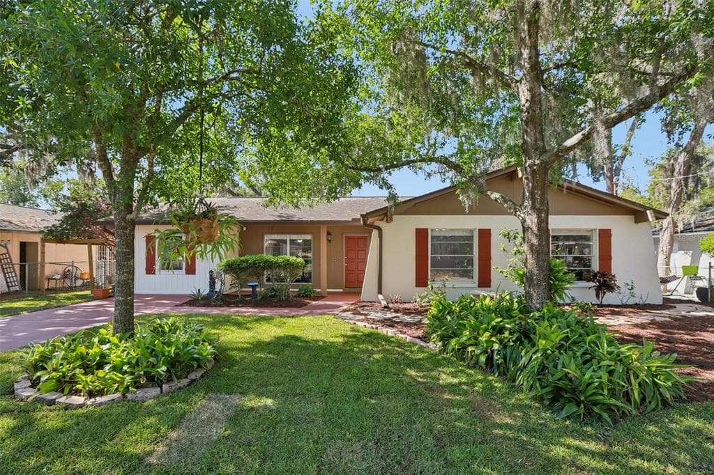 4905 E OKARA ROAD TAMPA, FL 33617