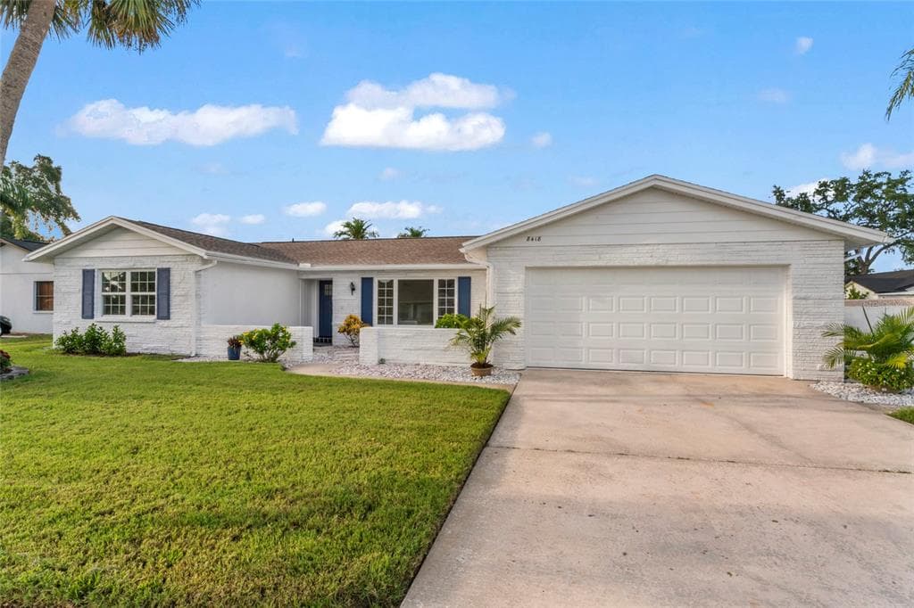 8418 FLAGSTONE DRIVE TAMPA, FL 33615