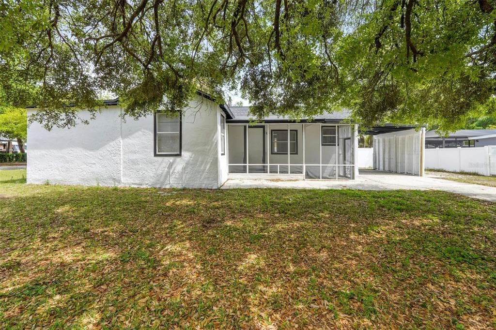 8523 N EDISON AVENUE TAMPA, FL 33604
