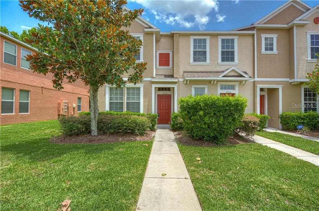 8904 RED BEECHWOOD COURT
