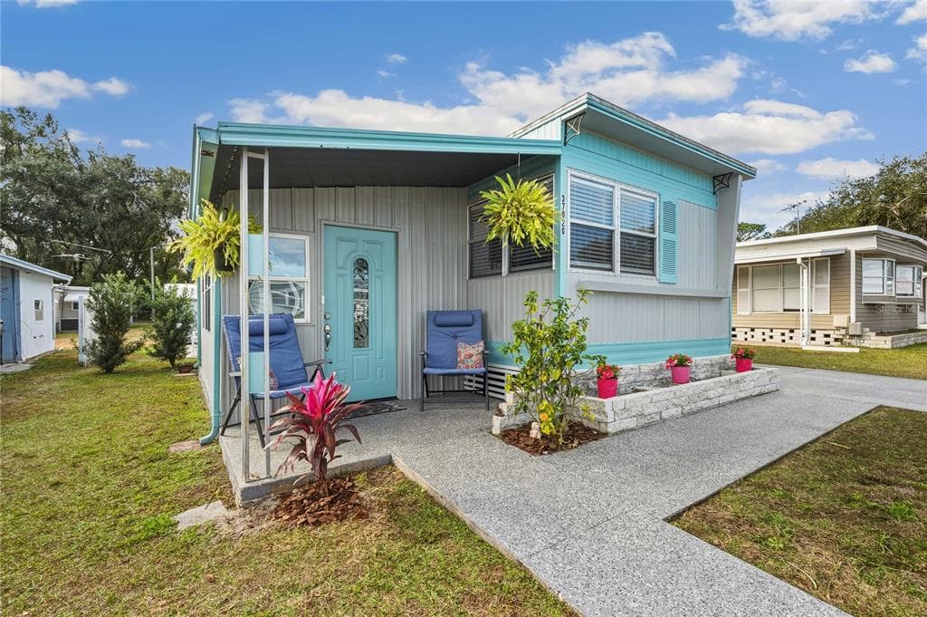 37020 LOIS AVENUE ZEPHYRHILLS, FL 33542