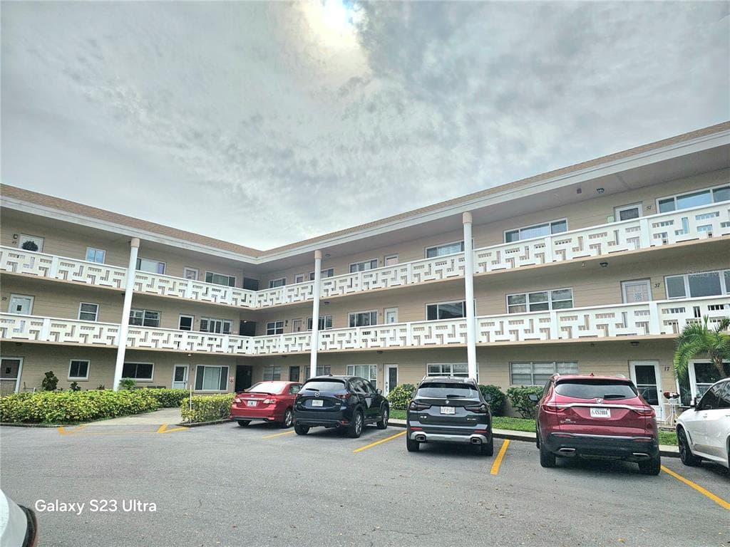 2435 SUMATRAN WAY UNIT 35 CLEARWATER, FL 33763