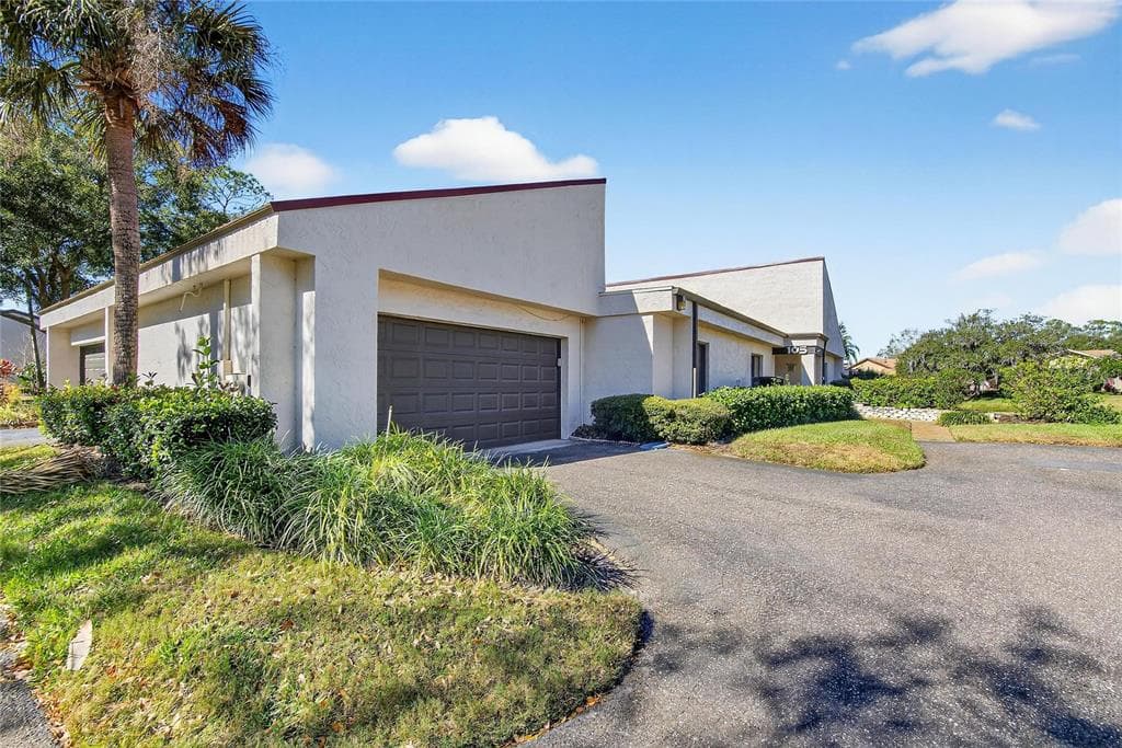 105 N CAPRI COURT N PLANT CITY, FL 33566