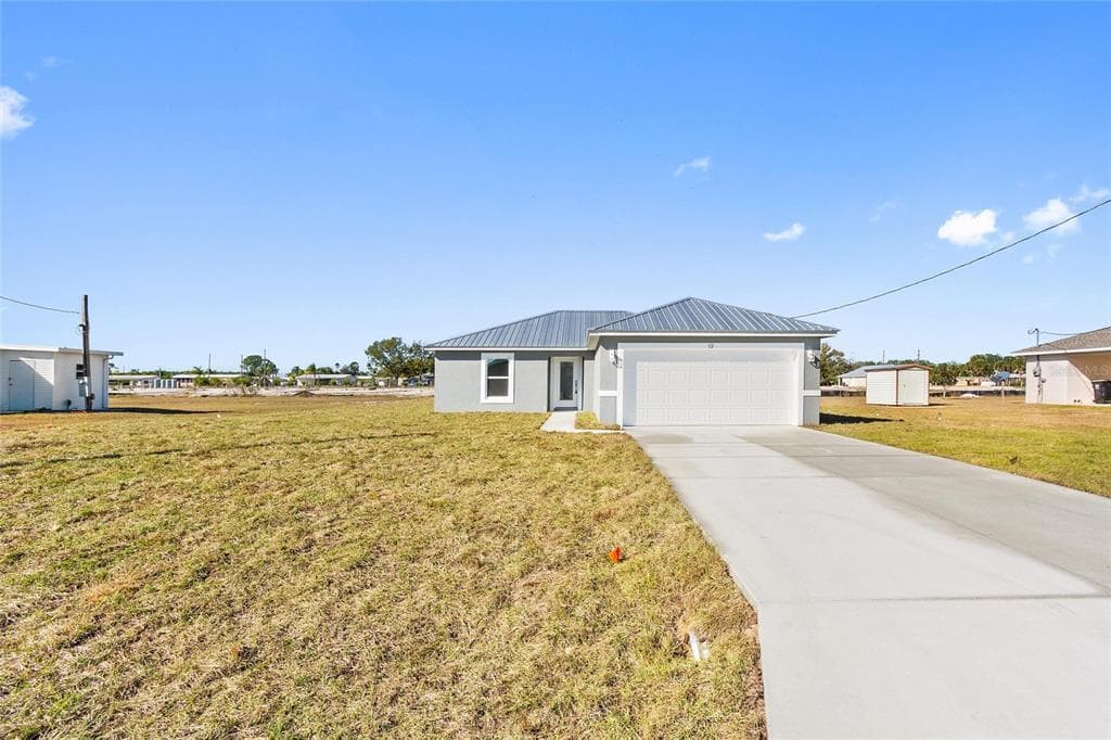 12 ARMBRUSTER COURT FROSTPROOF, FL 33843