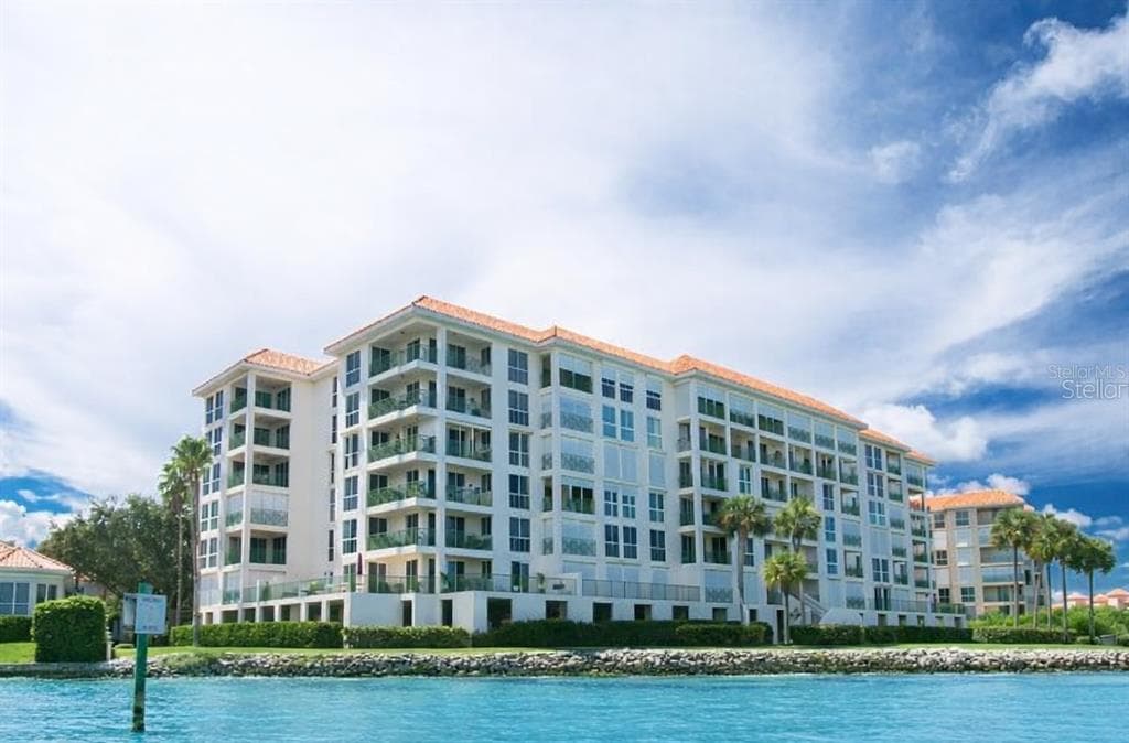 4717 DOLPHIN CAY LANE S UNIT 203 ST PETERSBURG, FL 33711