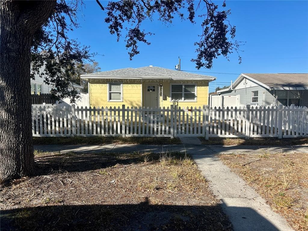 3821 1ST AVENUE N ST PETERSBURG, FL 33713