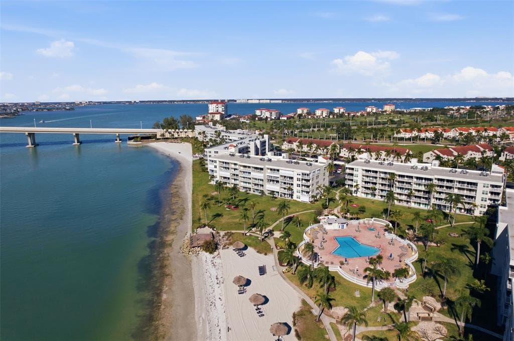 6001 BAHIA DEL MAR CIRCLE UNIT 529 ST PETERSBURG, FL 33715