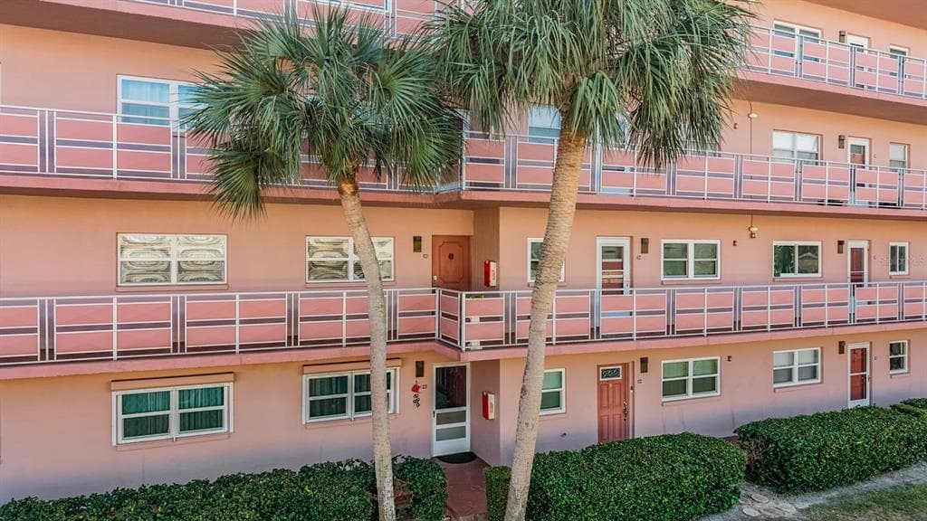5521 80TH STREET N UNIT 205 ST PETERSBURG, FL 33709