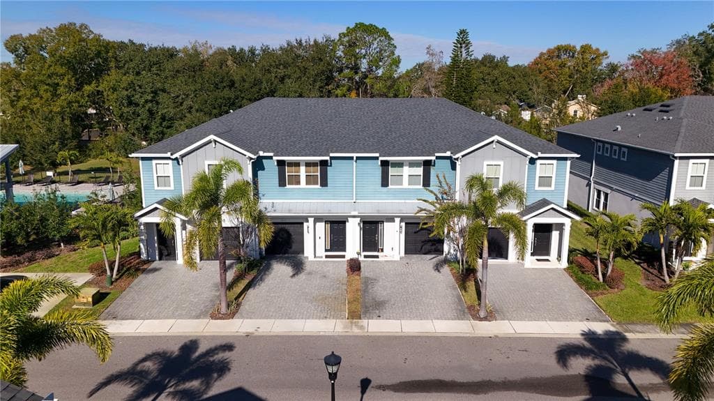 2915 GRAND KEMERTON PLACE TAMPA, FL 33618