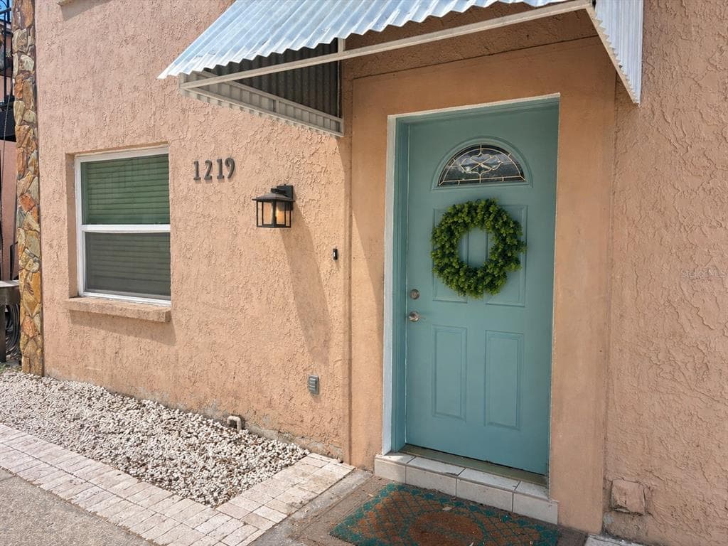 1219 E MOHAWK AVENUE UNIT A TAMPA, FL 33604