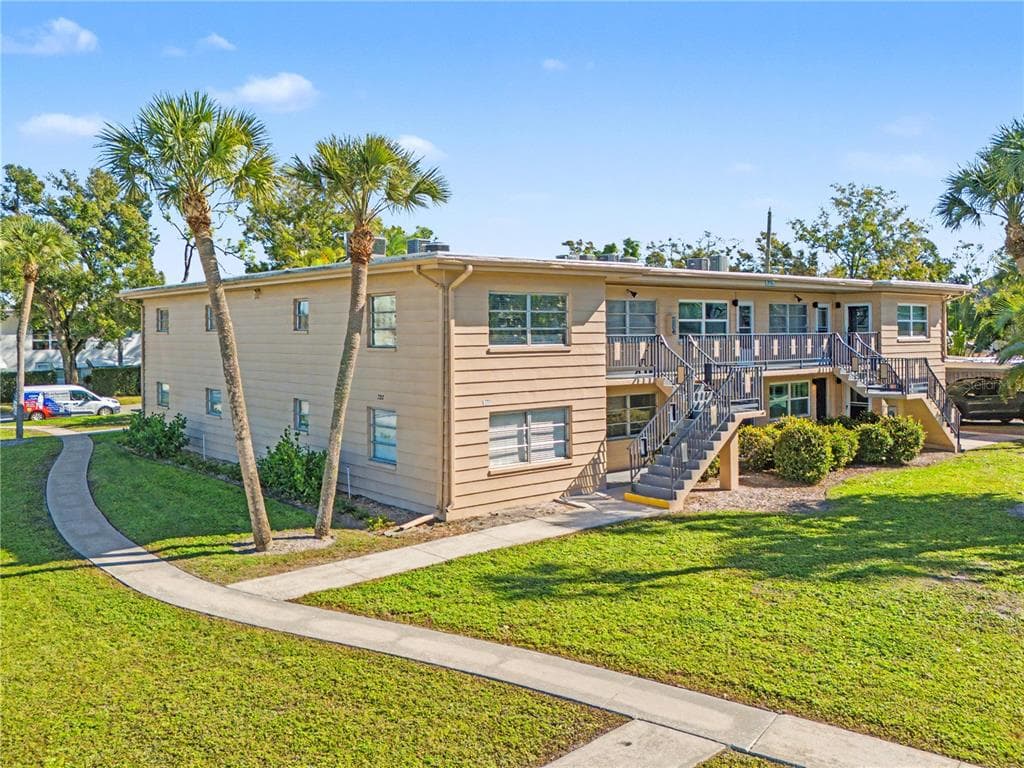 200 36TH AVENUE N UNIT 201A ST PETERSBURG, FL 33704