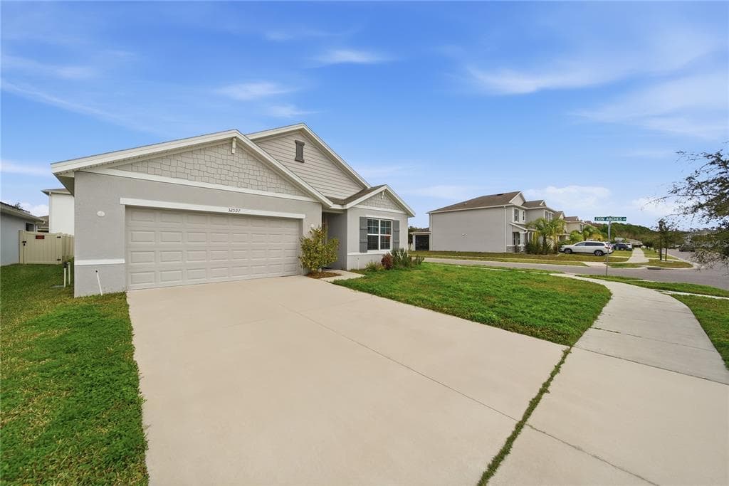 32597 KOBUK VALLEY AVENUE WESLEY CHAPEL, FL 33543