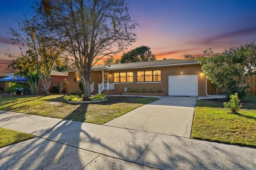 104 N HERCULES AVENUE CLEARWATER, FL 33765