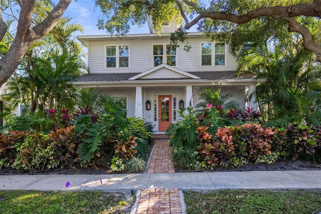 158 21ST AVENUE N ST PETERSBURG, FL 33704