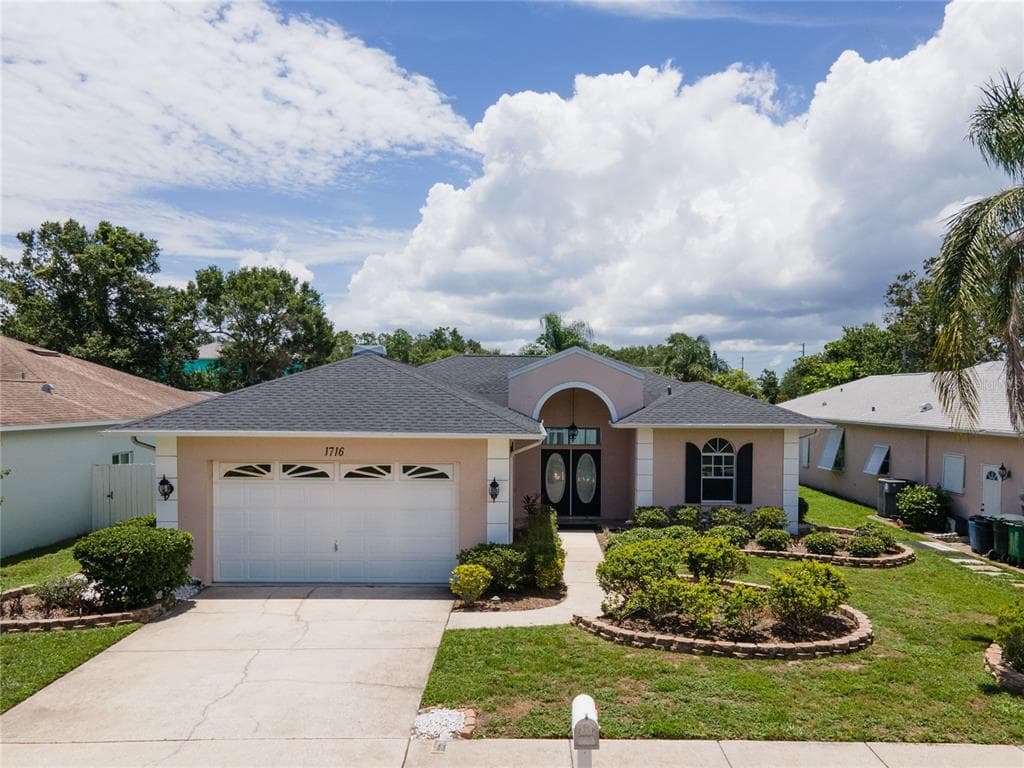 1716 BERMUDA COURT