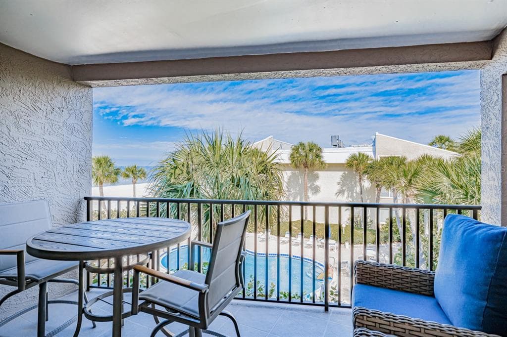 3210 GULF BOULEVARD UNIT 307 BELLEAIR BEACH, FL 33786