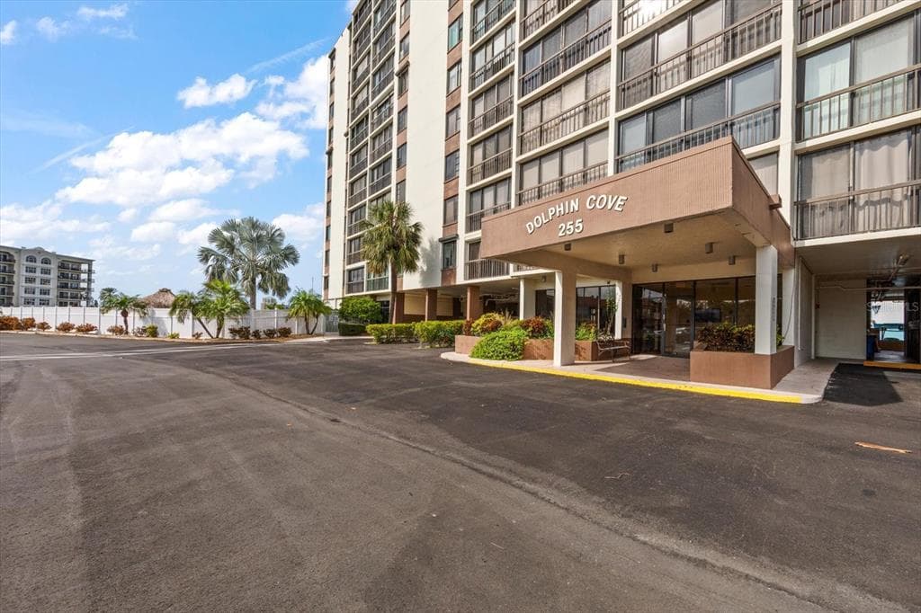 255 DOLPHIN POINT UNIT 508