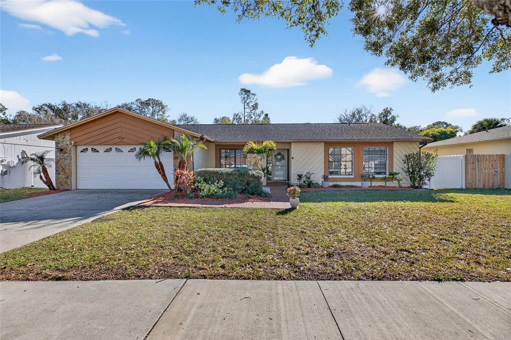 4712 FOX HUNT DRIVE TAMPA, FL 33624