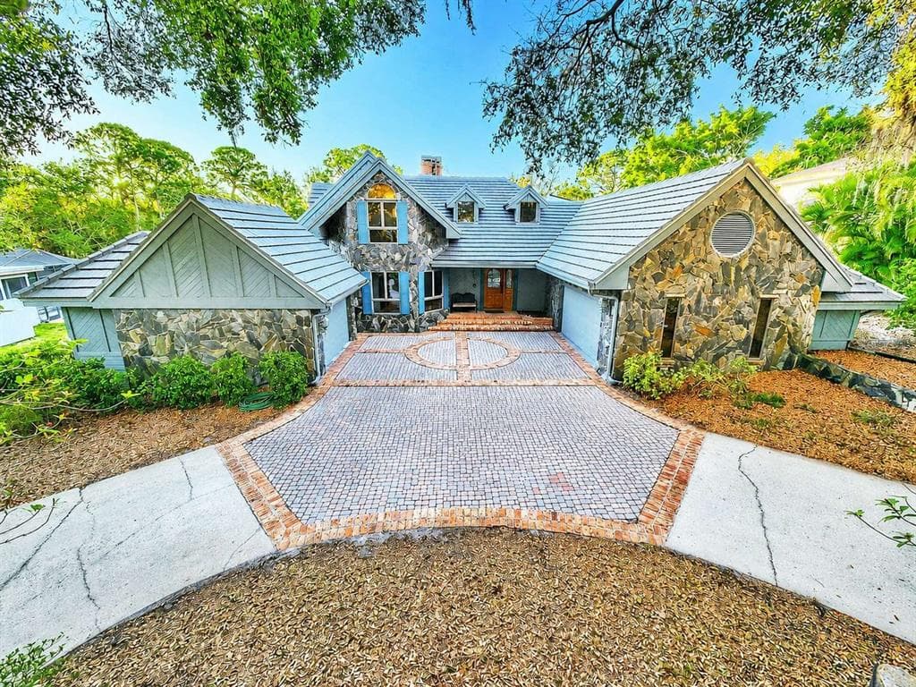 3522 SHORELINE CIRCLE PALM HARBOR, FL 34684