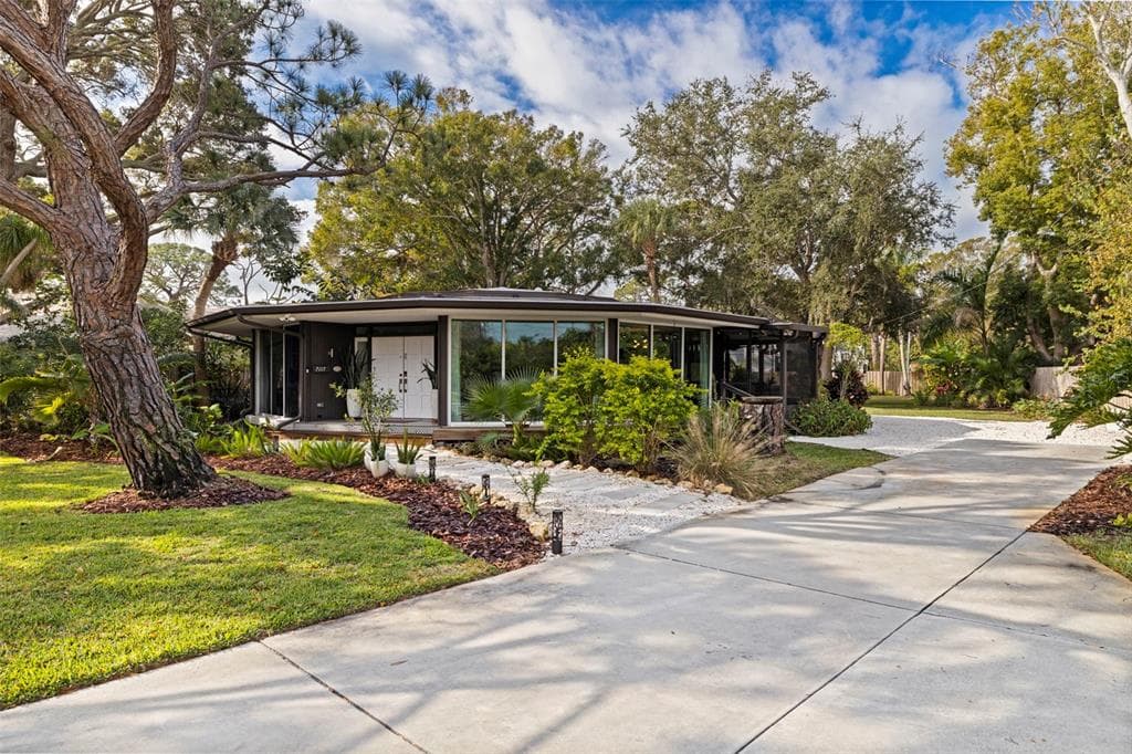 7117 SUNSHINE DRIVE S ST PETERSBURG, FL 33705