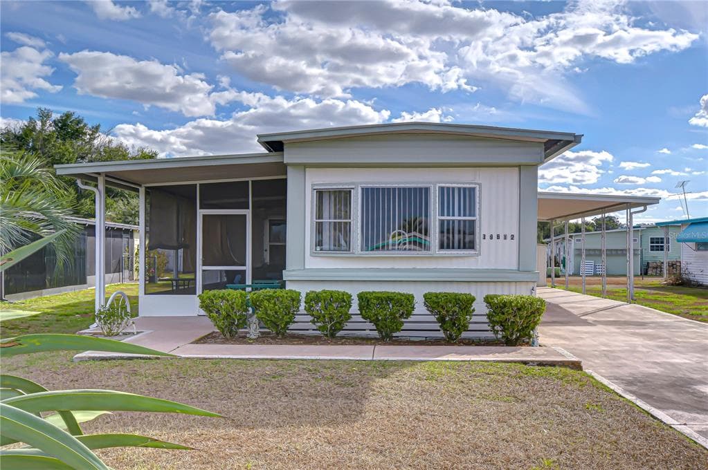 39612 STERLING DRIVE ZEPHYRHILLS, FL 33542