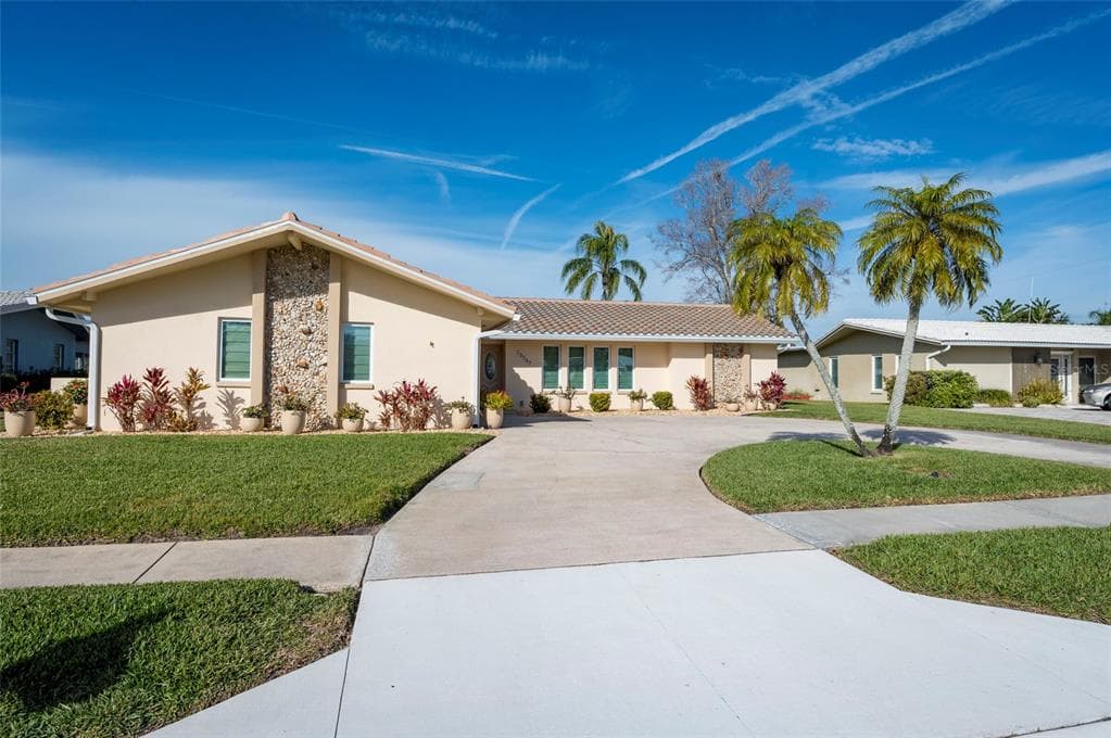 13797 PINECREST DRIVE