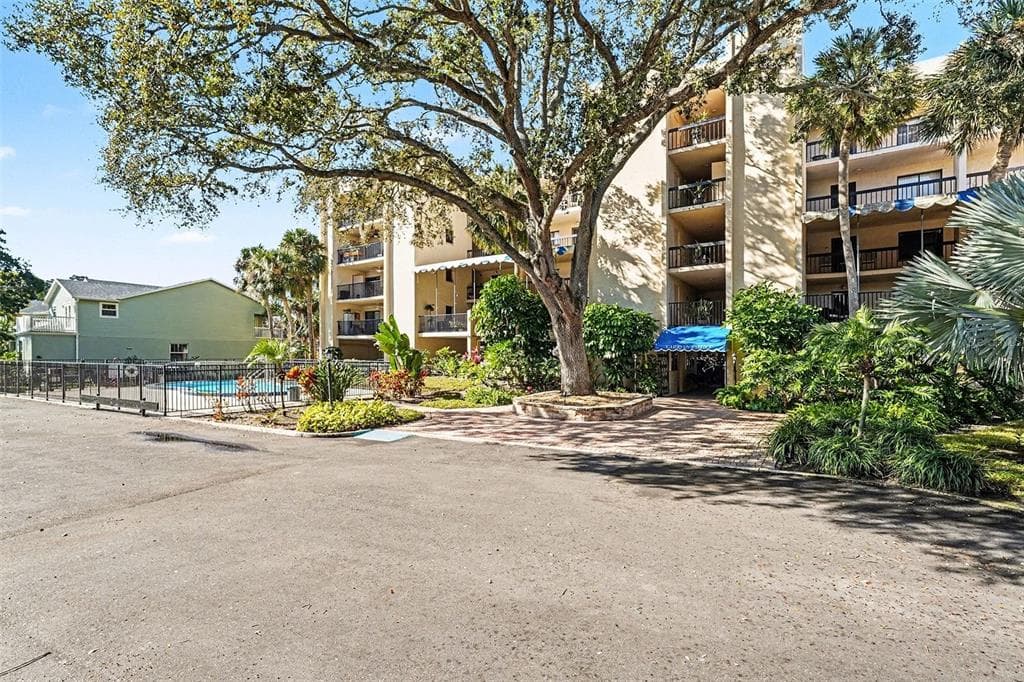 303 TARPON POINT