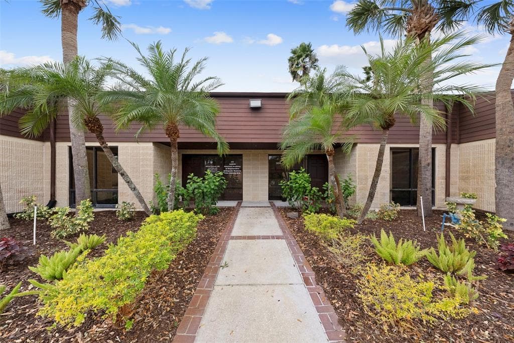 611 DRUID ROAD E UNIT 303