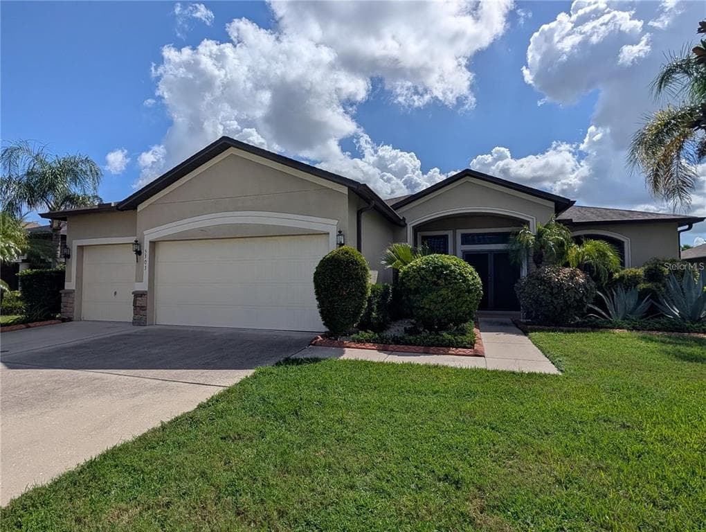 5303 MOON SHELL DRIVE APOLLO BEACH, FL 33572