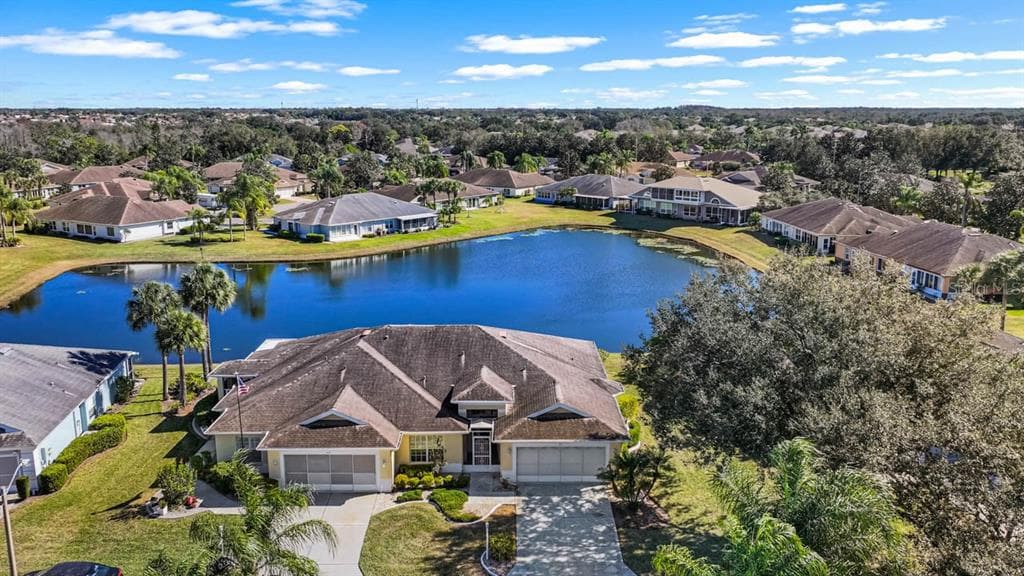 811 STAFFORDSHIRE LANE SUN CITY CENTER, FL 33573