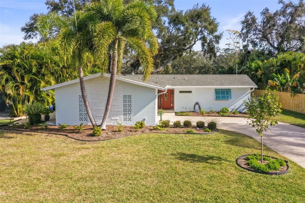 2319 MIDDLECOFF DRIVE DUNEDIN, FL 34698
